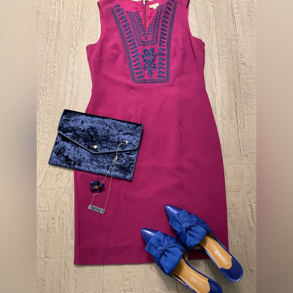 🩷💜🩷💜 Daniel Cremieux Rich plum/ raspberry dress with navy embroidery.
